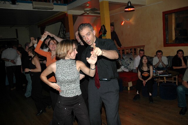 min 2006 10 31 latino 203